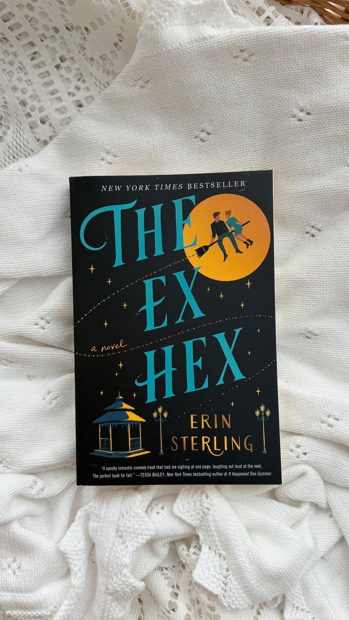 The Ex Hex: A Spooky Paranormal Romantic Comedy (The Graves Glen Series, 1)