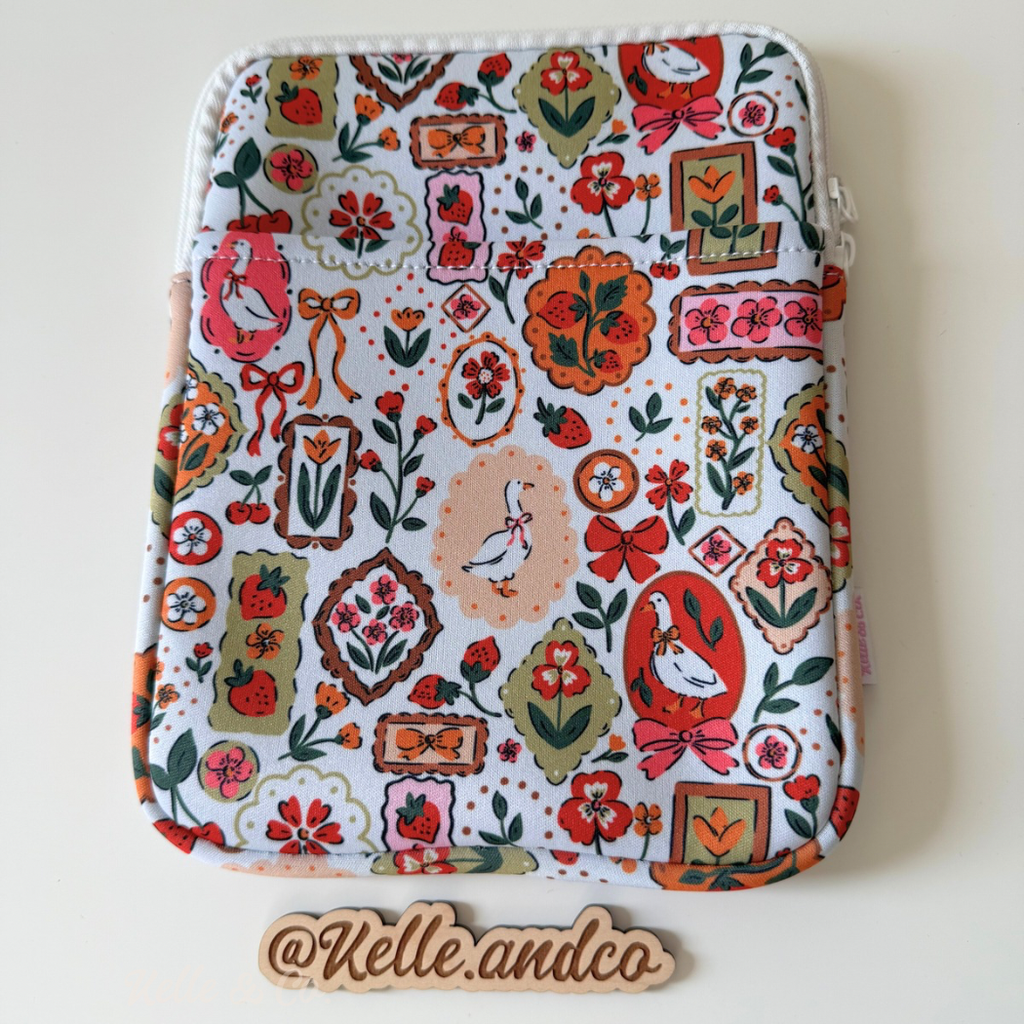 Coquette goose Kindle sleeve | Book & Kindle Sleeve Pouch 