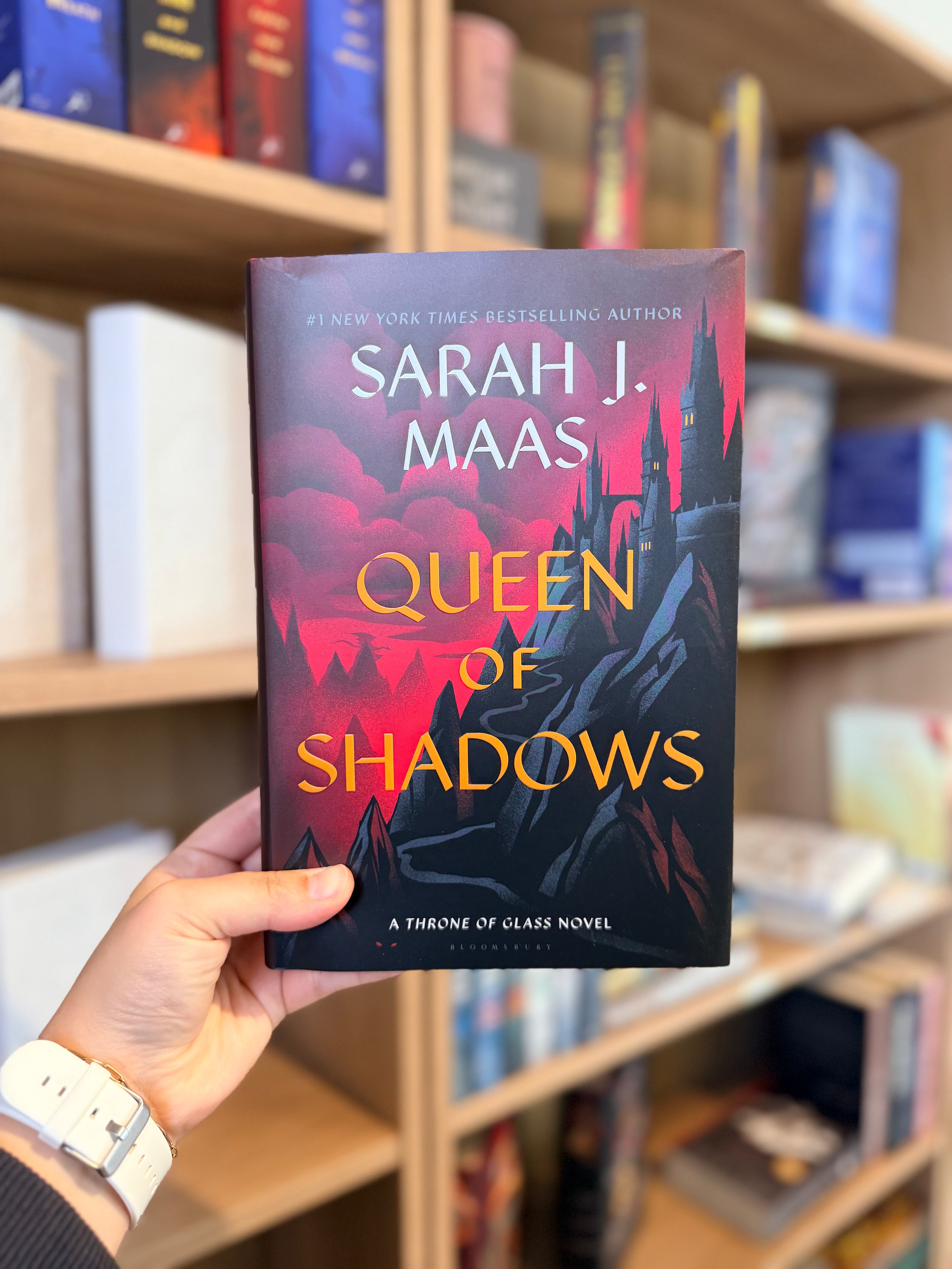 Queen of Shadows - (Throne of Glass) by Sarah J Maas (Hardcover)