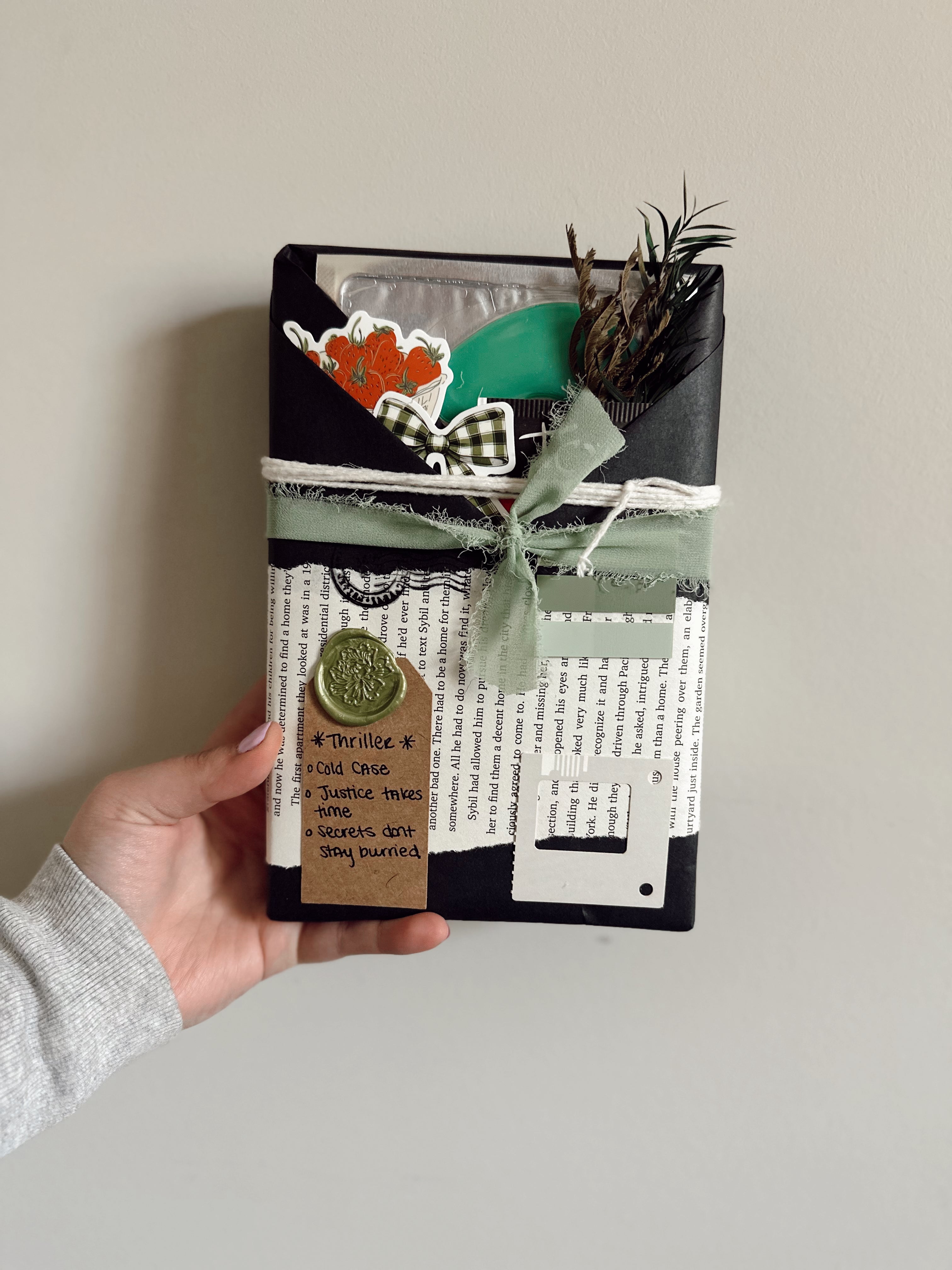 Blind Date With a Book | Mystery Wrapped Book for Romance, Fantasy & Thriller Readers